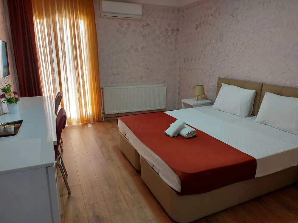 Standard Tek Büyük Yataklı Oda