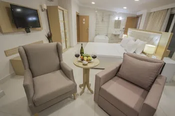 Dragut Point North Hotel