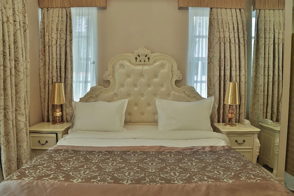 Deluxe Oda, 1 Büyük (Queen) Boy Yatak