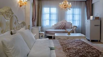 Elegance East Hotel - Boutique Class