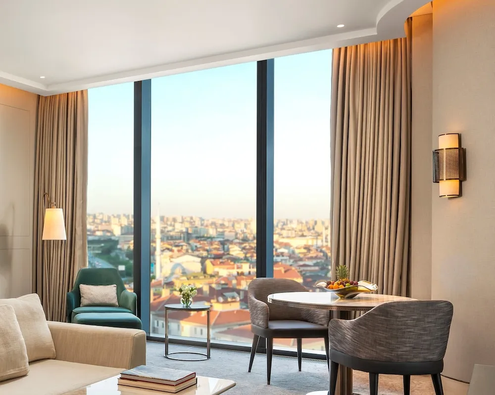 Corner Suite