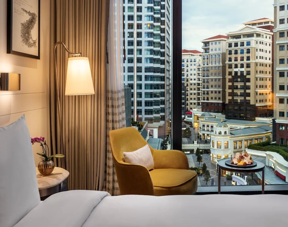 Premier Square View King