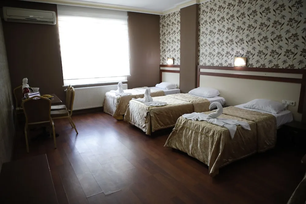Deluxe Üç Kişilik Oda