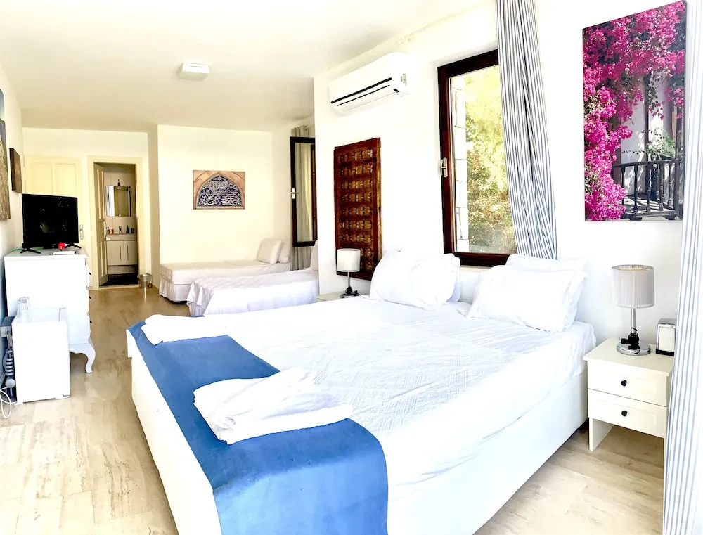 Standard Villa, 5 Yatak Odası, Havuz Manzaralı