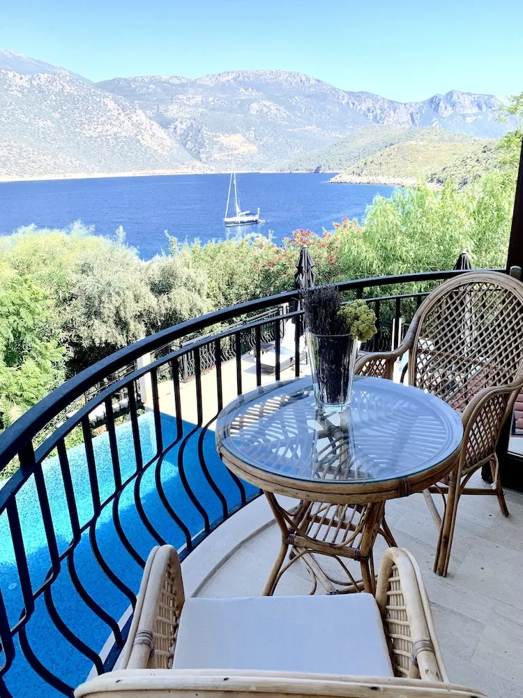 Standard Villa, 5 Yatak Odası, Havuz Manzaralı