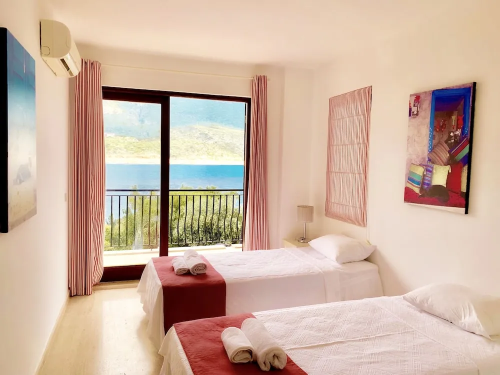 Standard Villa, 5 Yatak Odası, Havuz Manzaralı