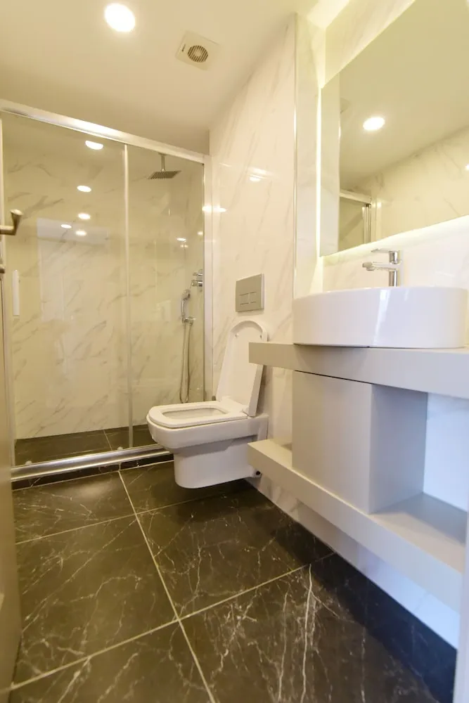 Deluxe Oda, Balkon, Kısmi Deniz Manzaralı