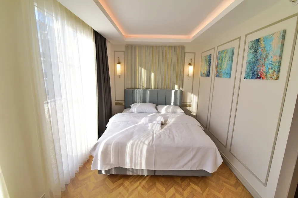 Deluxe Oda, Balkon, Kısmi Deniz Manzaralı