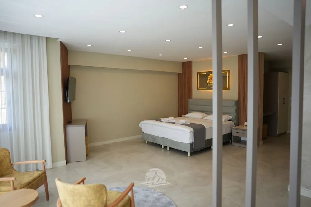 Deluxe Büyük Yataklı Tek Kişilik Oda, Dağ Manzaralı