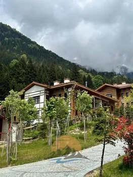 Ayder Altıparmak Suit