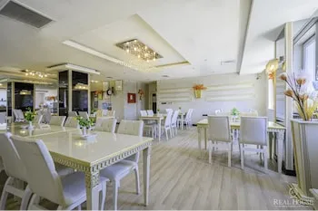 Real House Boutique Hotel