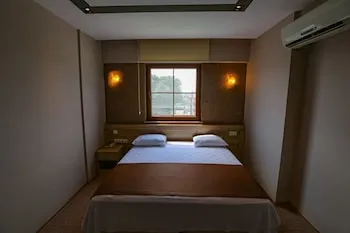 Grand Ayzek Otel