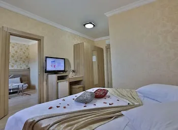 Grand Ayzek Otel