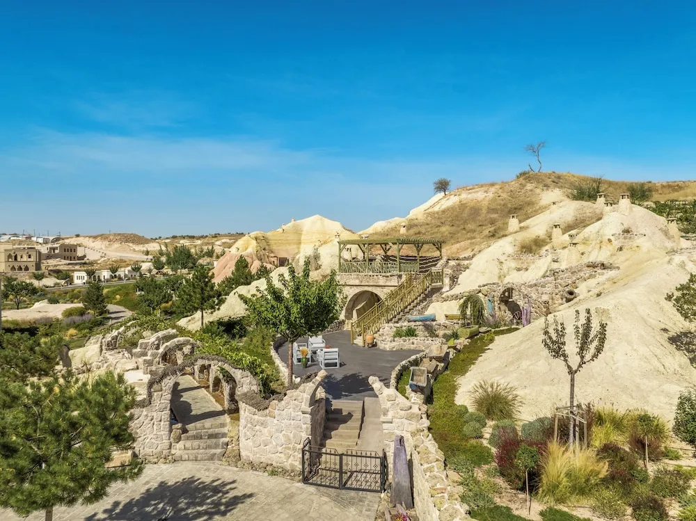 Süit (Eretna Bey Cave)