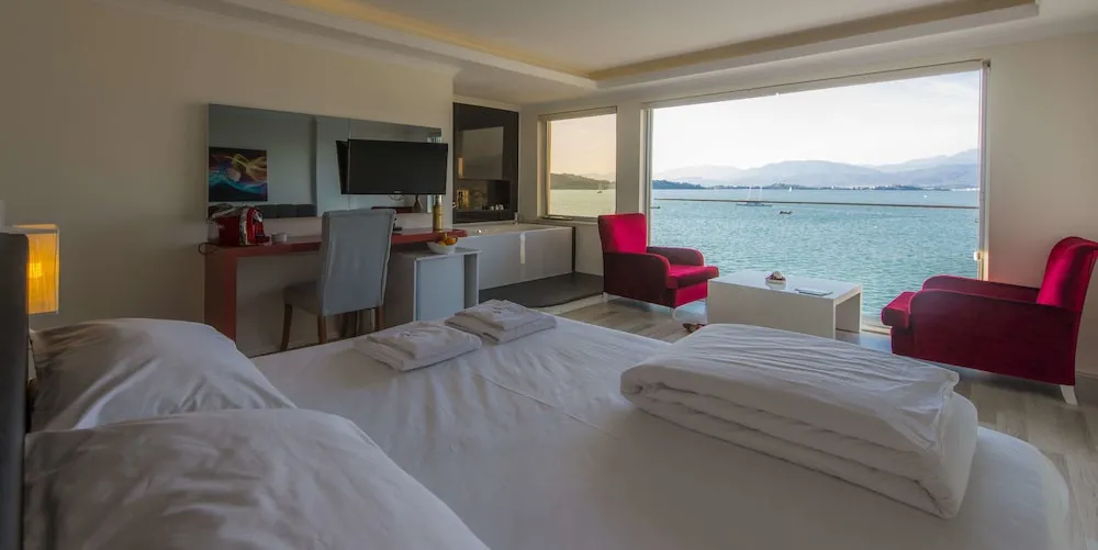 Deluxe Room with Jacuzzi