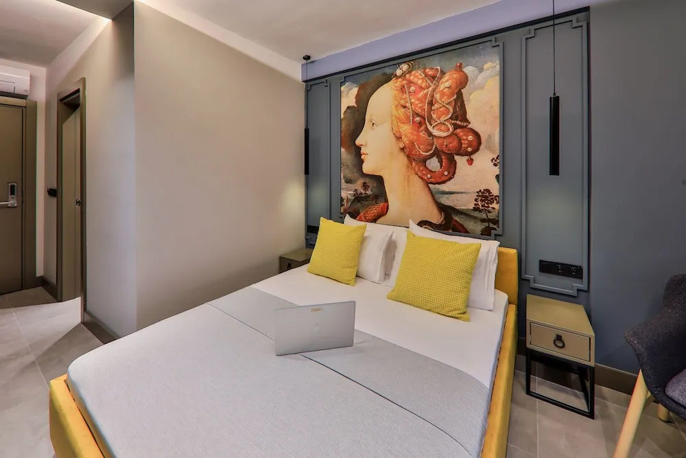Deluxe Tek Büyük Yataklı Oda