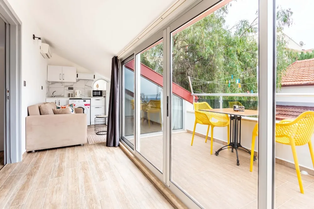 Standard Çatı Katı Süiti (Penthouse), 1 Yatak Odası, Kısmi Deniz Manzaralı