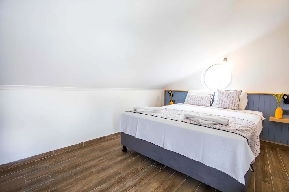 Standard Çatı Katı Süiti (Penthouse), 1 Yatak Odası, Kısmi Deniz Manzaralı