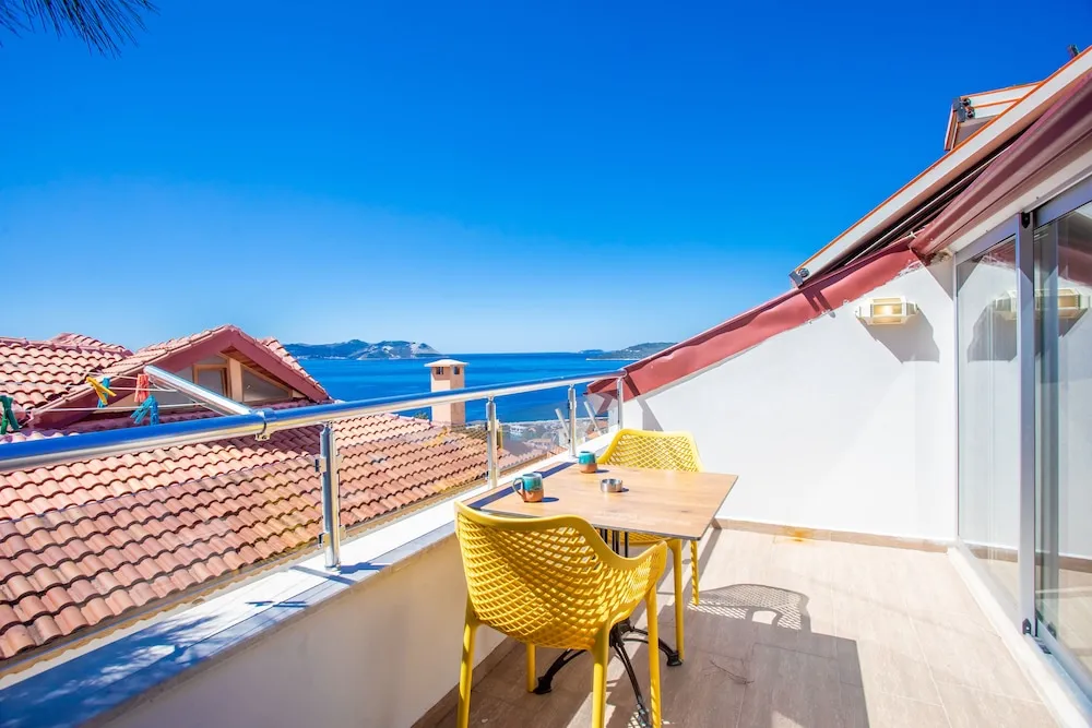 Standard Çatı Katı Süiti (Penthouse), 1 Yatak Odası, Kısmi Deniz Manzaralı