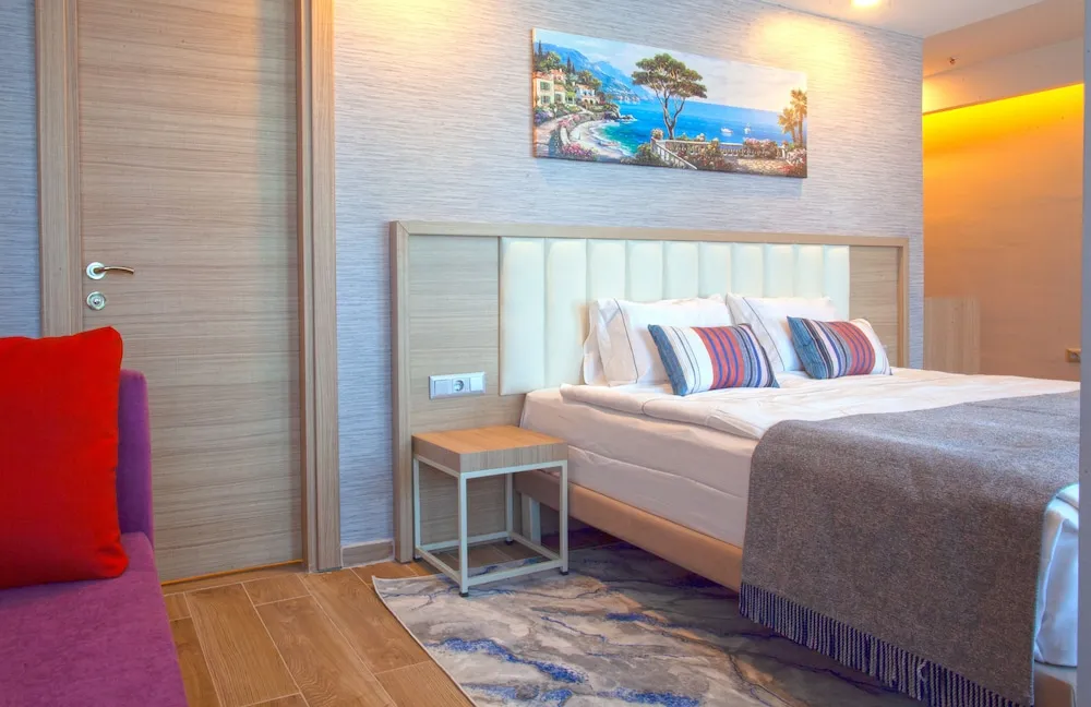 Luxury Tek Büyük Yataklı Oda, 1 Büyük (Queen) Boy Yatak, Sigara İçilmez, Şehir Manzaralı