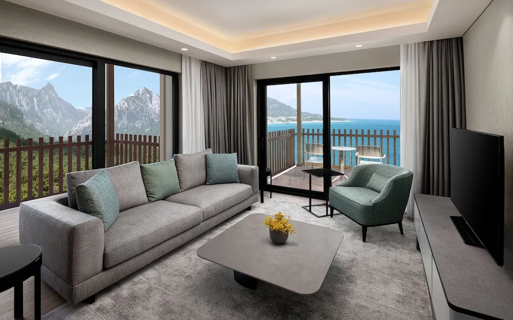 Corner Suite Unique Sea View