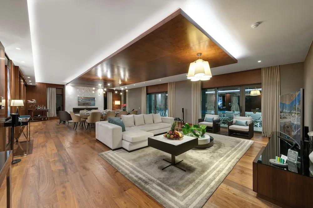 Tiara Villa