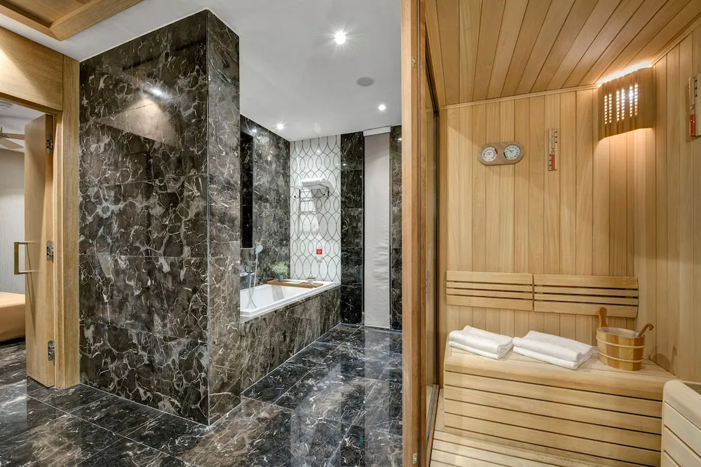 Emerald Villa