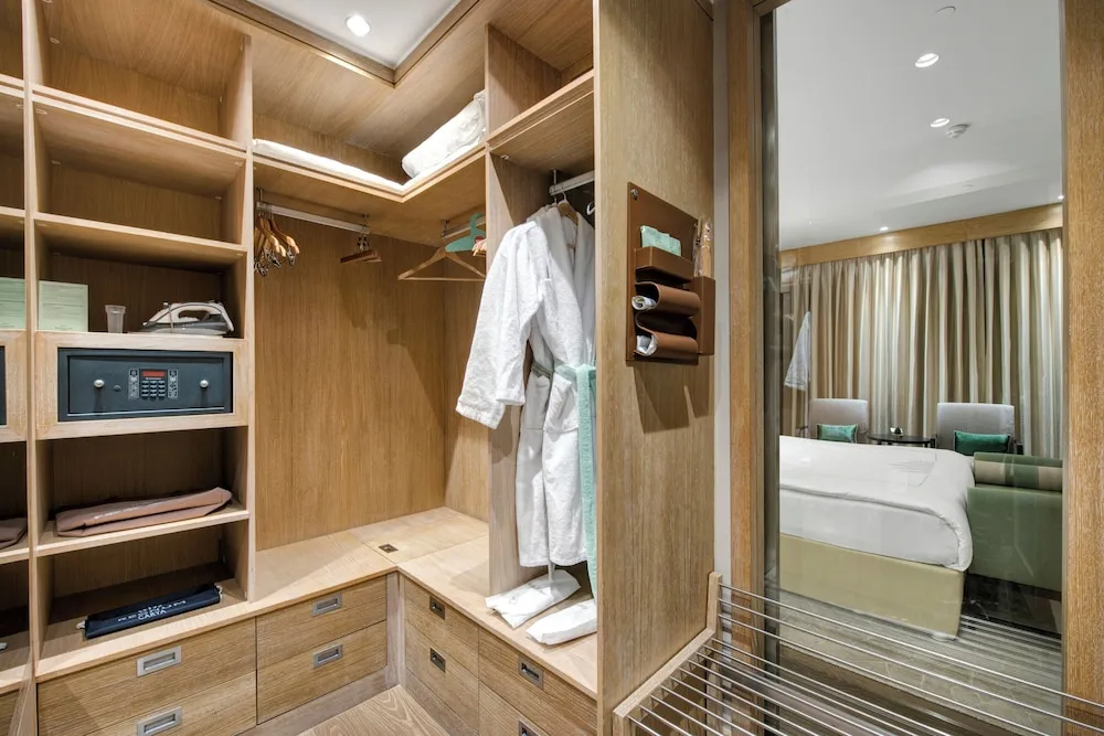 Jade Room