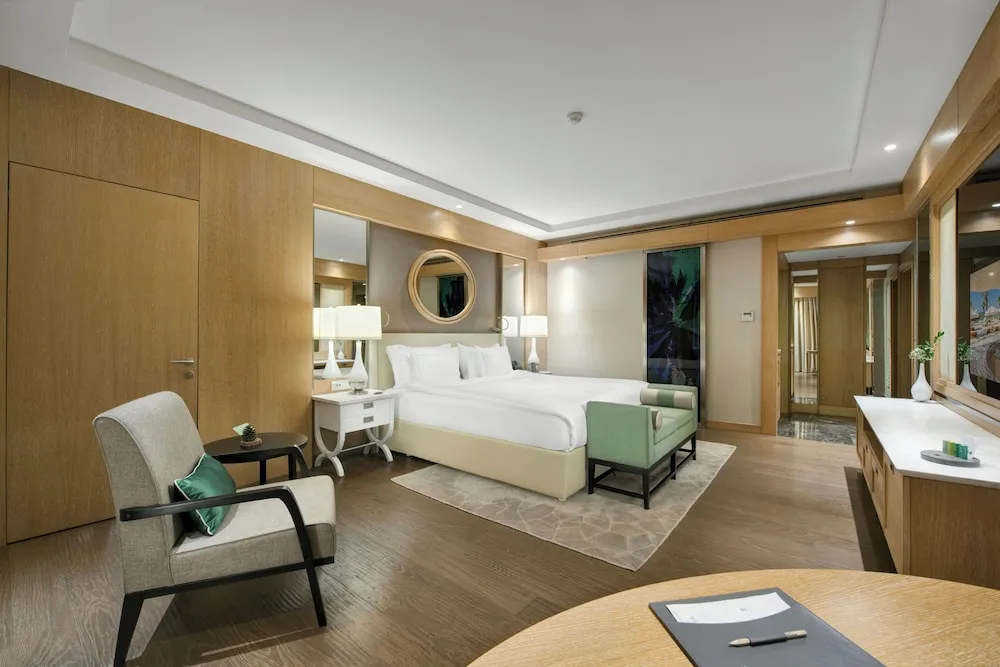 Pearl Pool Room