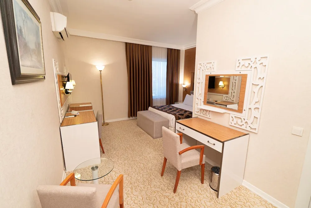 Deluxe Tek Büyük Yataklı Oda