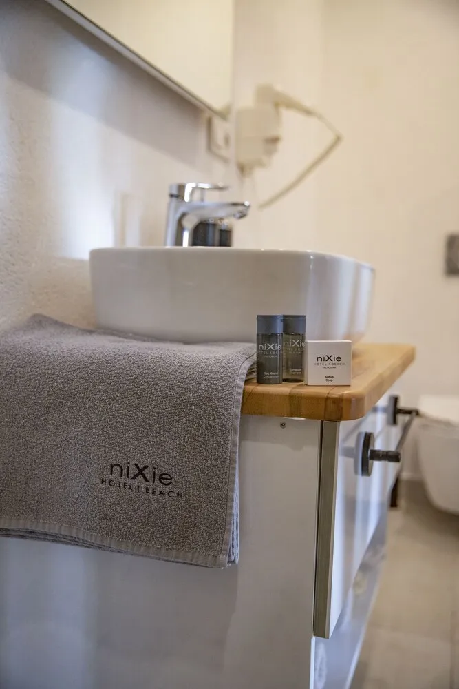 Deluxe Tek Büyük Yataklı Oda, Balkon