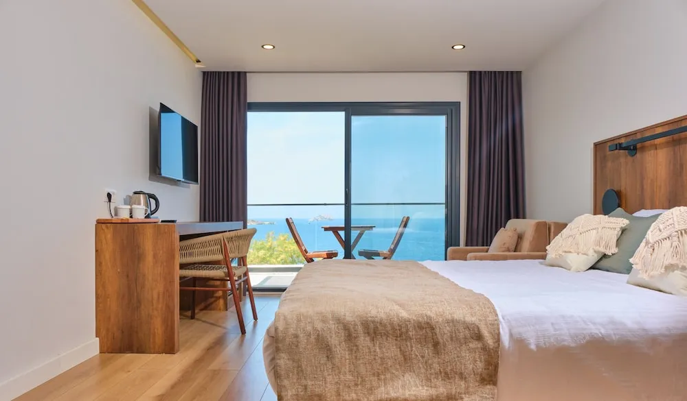 Deluxe Üç Kişilik Oda, Balkon, Deniz Manzaralı