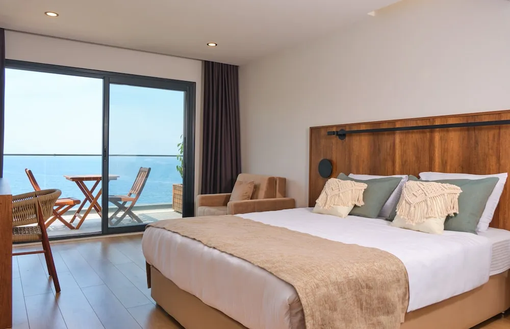 Deluxe Üç Kişilik Oda, Balkon, Deniz Manzaralı