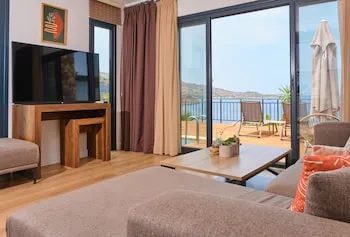 NiXie Hotel & Beach - Yalnızca Yetişkinler
