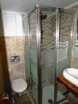 Amazon Petite Palace