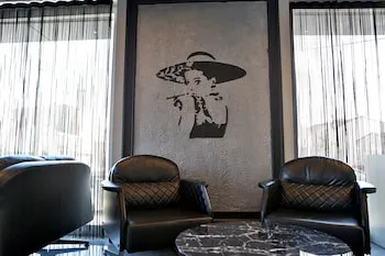 Fly And Stay Airport Hotel