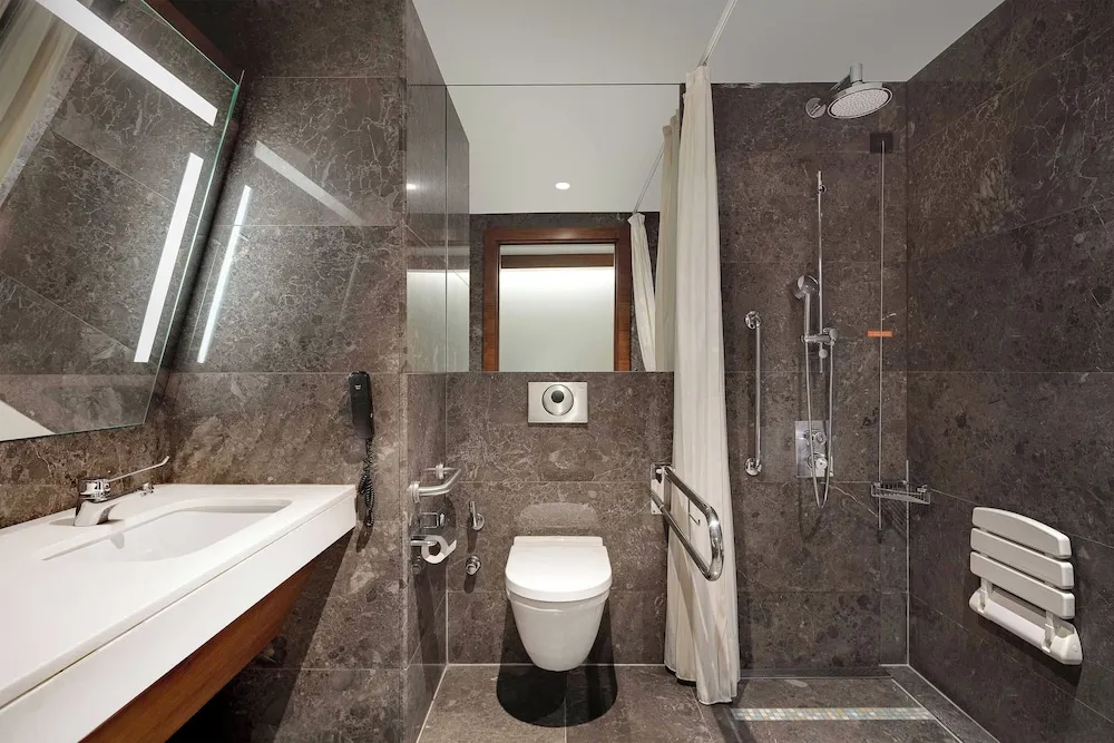 Premium Oda, 1 En Büyük (King) Boy Yatak ve Çekyat, Deniz Manzaralı