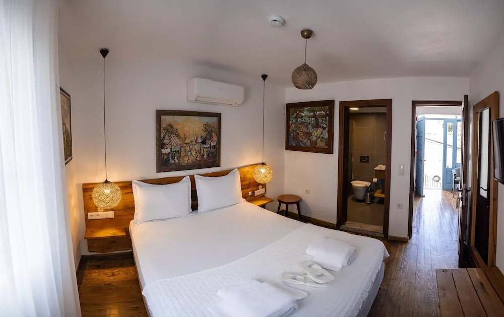 Standard Room, City View (Catalina)