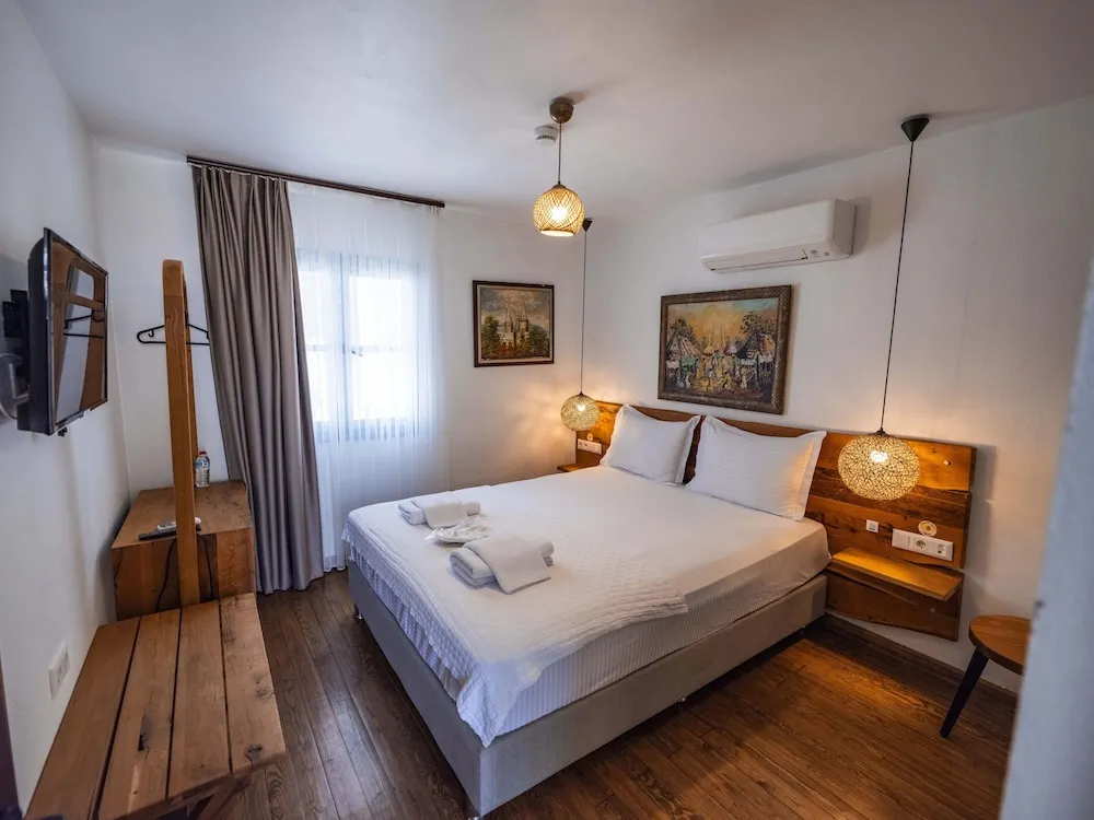 Standard Room, City View (Catalina)