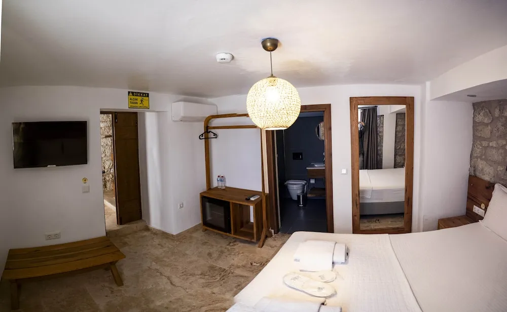 Deluxe Suite, City View (Rosalia)