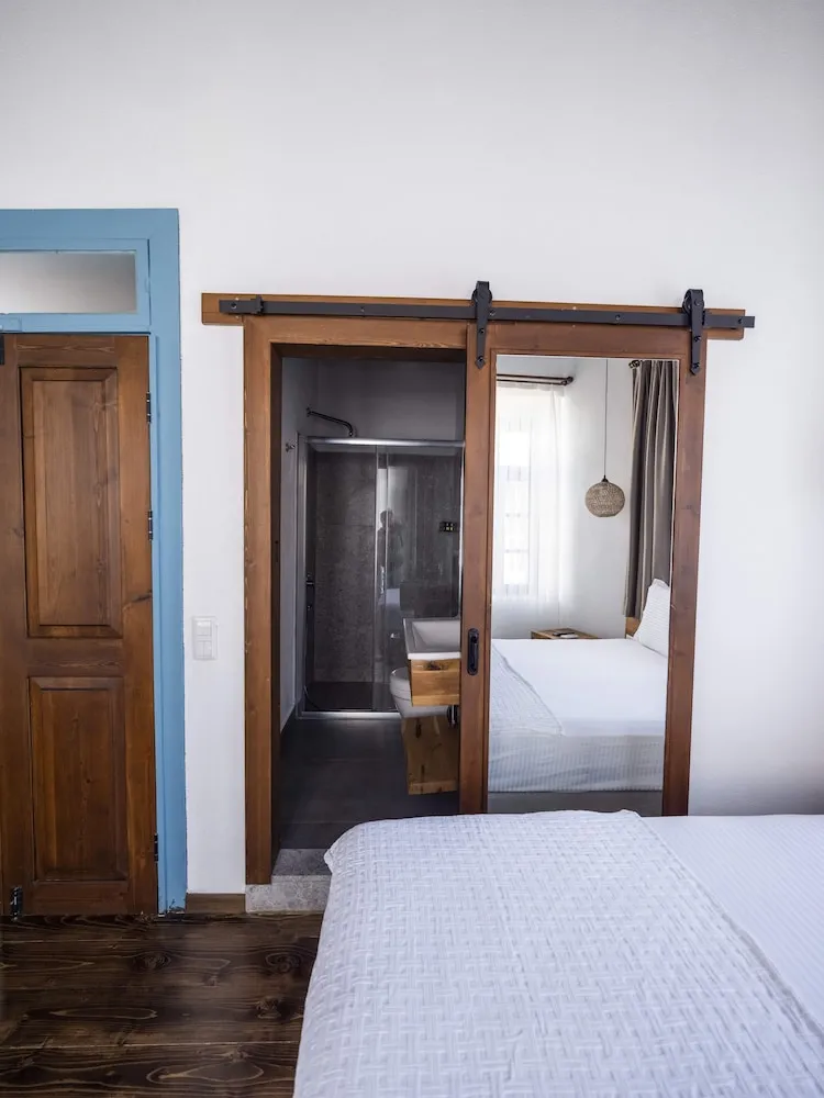 Exclusive Quadruple Room, City View (Estrella)
