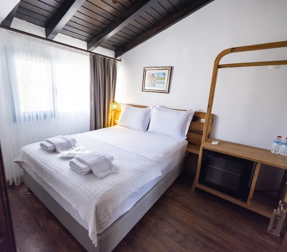 Standard Room, City View (Laura)