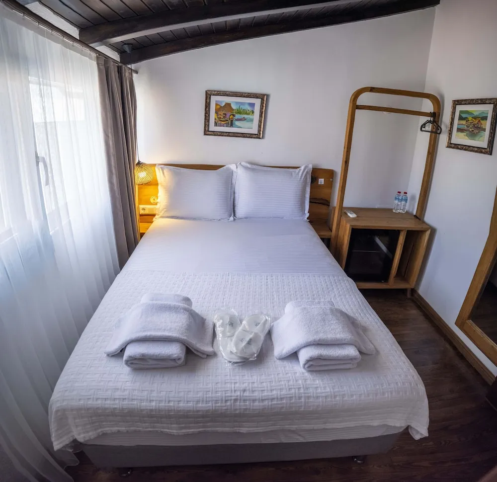 Standard Room, City View (Laura)