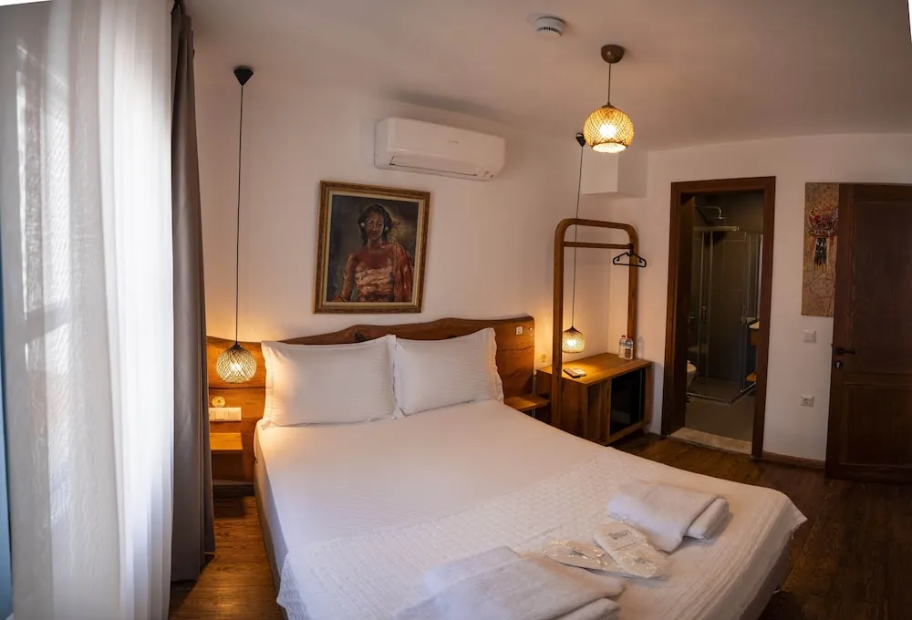 Standard Room, Courtyard View (Isabela)