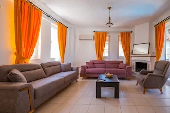 Infinity Flora Villa