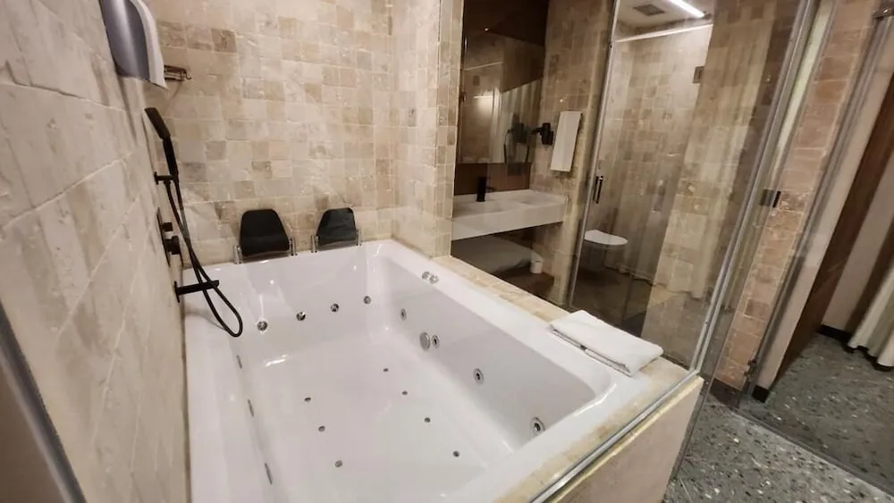 Luxury Süit, Bahçe Manzaralı