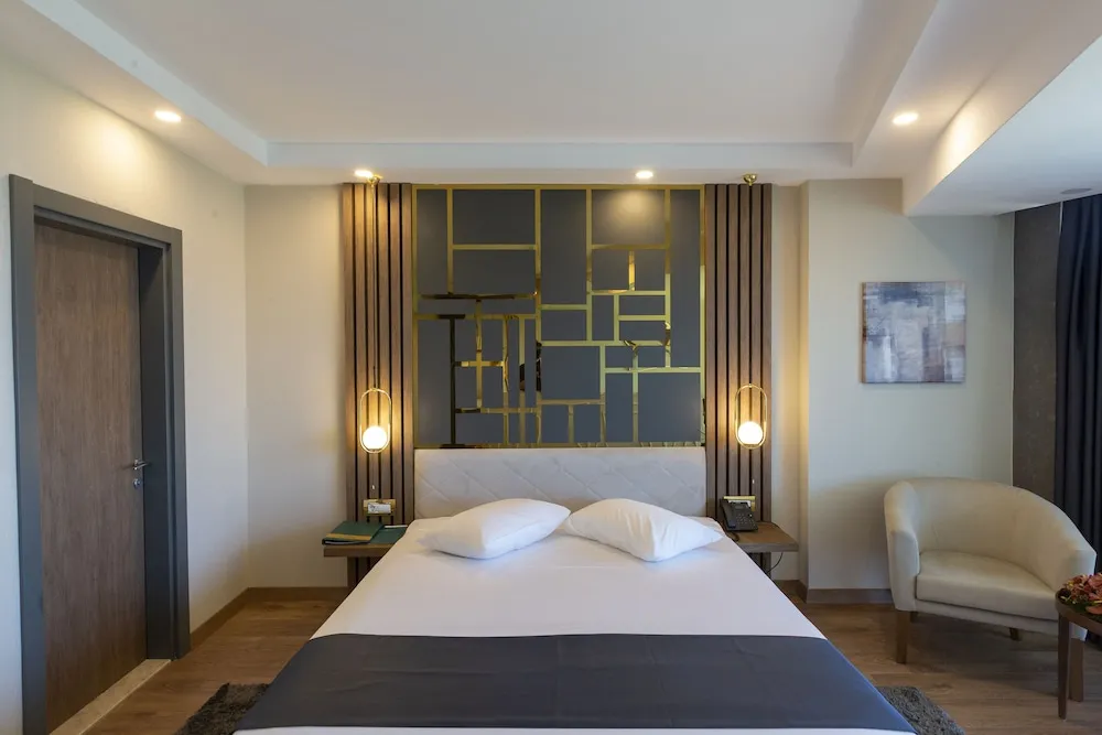 Deluxe Süit, Göl Manzaralı