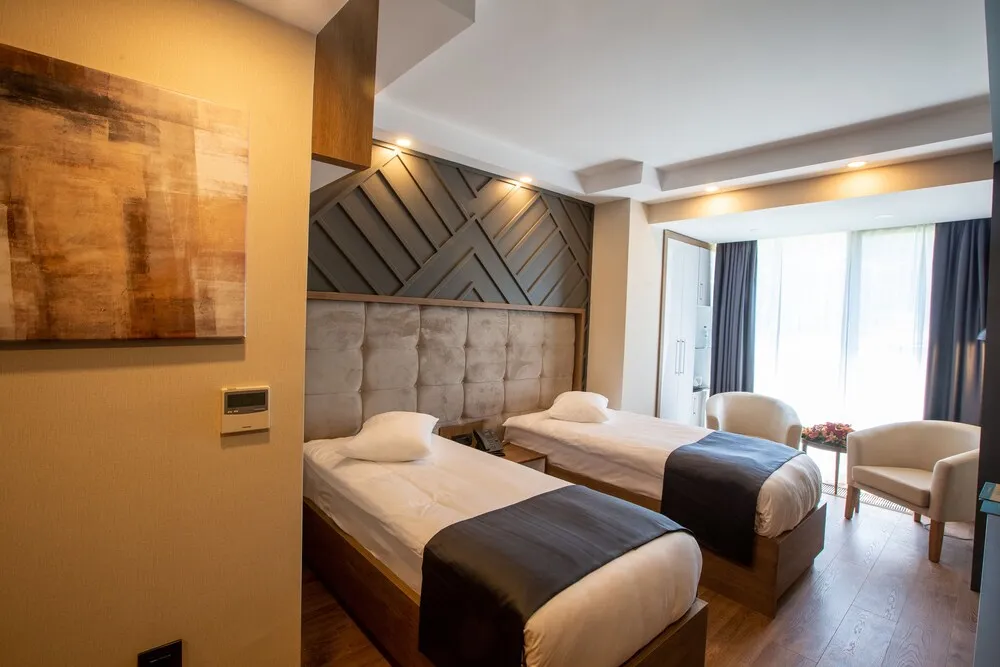 Standard Oda, 1 Büyük (Queen) Boy Yatak, Göl Manzaralı