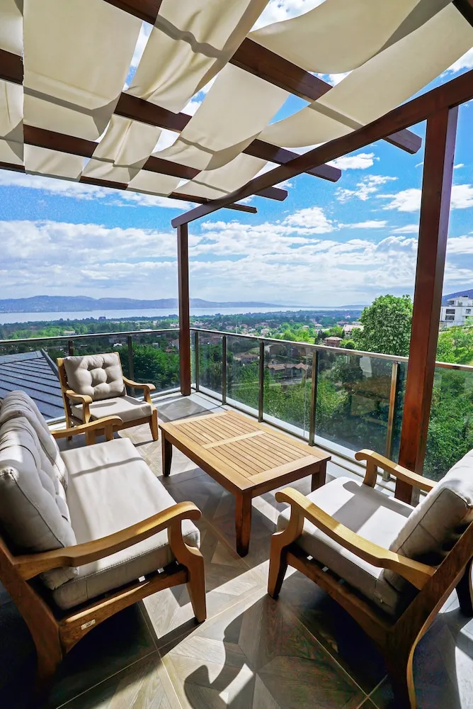 Presidential Süit, Teras, Göl Manzaralı (Cabir)