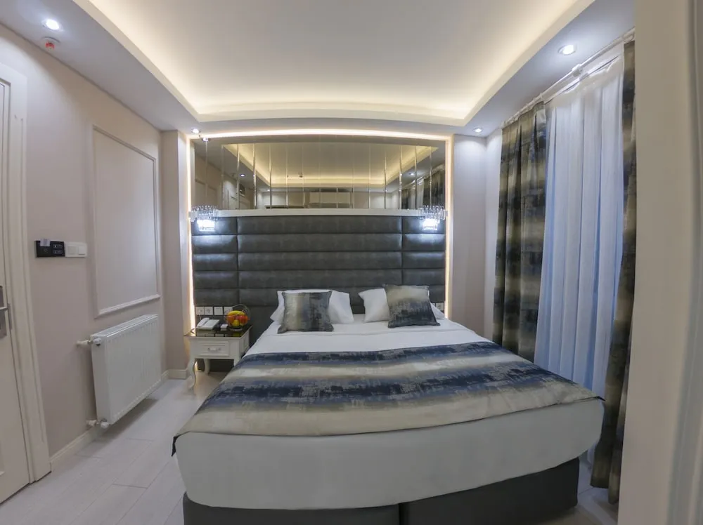 Comfort Tek Büyük veya İki Ayrı Yataklı Oda, Balkon